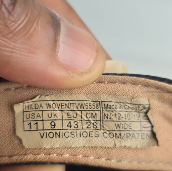 Vionic Black Sandals Women Size 11 Silver Detail Summer Comfort - Picture 11 of 12